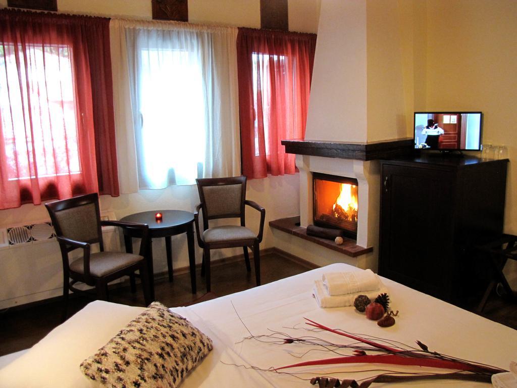 Hotel Mirovoli Мілеай Екстер'єр фото